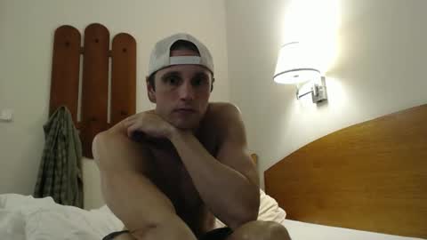 Snapshot of athleteguy55555 chatting on 10/12/25, 08:08 tommycb55555 online show from 10/12/25, 08:08