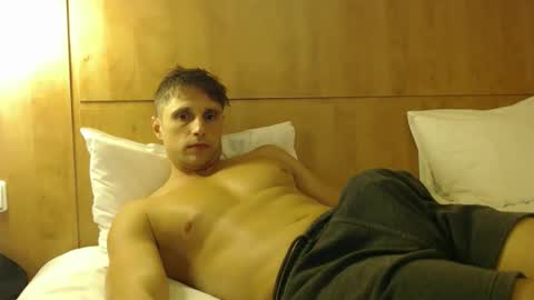 Snapshot of athleteguy55555 chatting on 10/17/25, 07:49 tommycb55555 online show from 10/17/25, 07:49