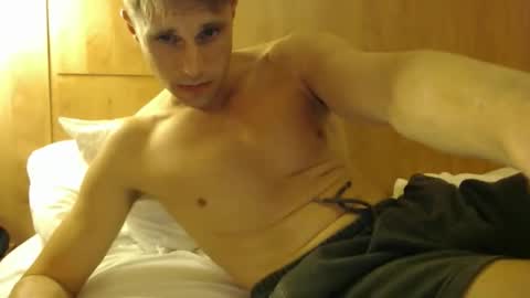 Snapshot of athleteguy55555 chatting on 10/19/25, 07:25 tommycb55555 online show from 10/19/25, 07:25