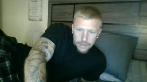 Snapshot of athletic_skater779 chatting on 07/03/26, 04:19 AthleticWhiteboy777 online show from 07/03/26, 04:19
