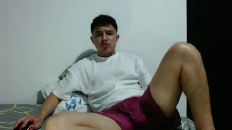 Snapshot of athleticboy2026 chatting on 09/09/25, 01:27 Robin online show from 09/09/25, 01:27