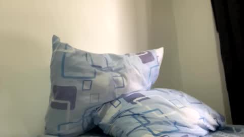 Snapshot of athleticboy2026 chatting on 10/12/25, 04:50 Robin online show from 10/12/25, 04:50