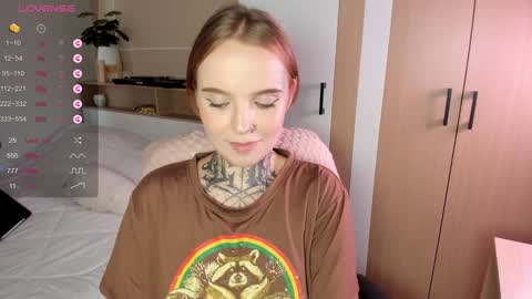 online every day between 10am-23pm online show from 02/04/25, 08:13