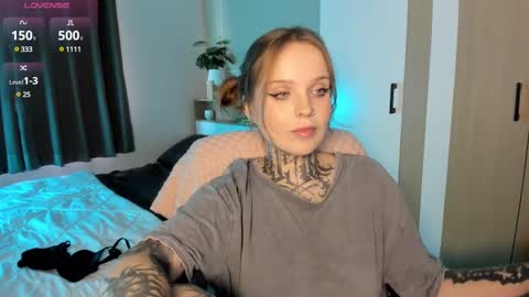 online every day between 10am-23pm online show from 02/11/25, 07:44