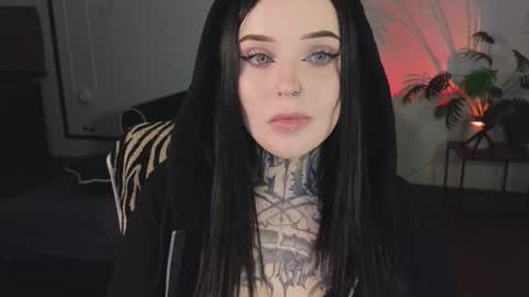 online every day between 10am-23pm online show from 11/27/25, 06:37