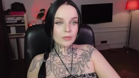 online every day between 10am-23pm online show from 07/09/26, 06:12