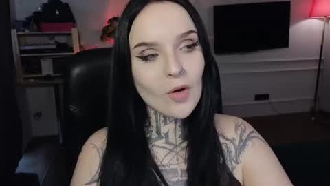 online every day between 10am-23pm online show from 07/18/26, 11:19