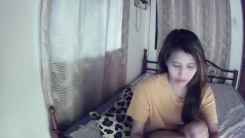 Snapshot of aubrey_xx chatting on 11/17/25, 01:00 aubrey_xx online show from 11/17/25, 01:00