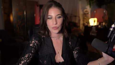 Audrey online show from 09/22/25, 03:41