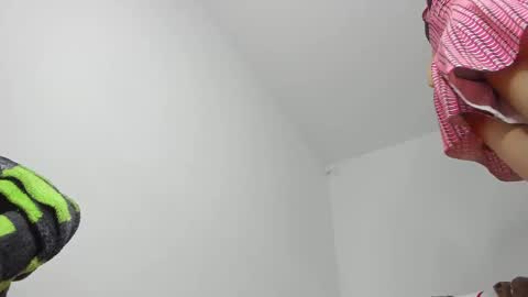 Snapshot of audrey_lawrence chatting on 12/03/24, 03:44 Audrey online show from 12/03/24, 03:44