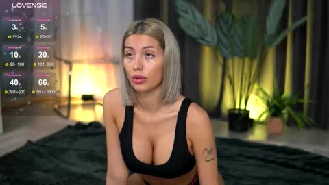 Isabella online show from 10/29/25, 07:43