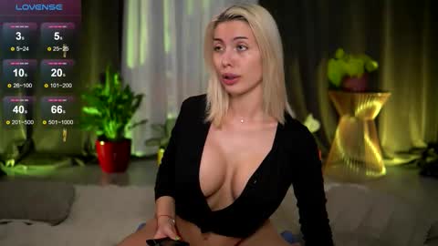 Snapshot of audreyzanne chatting on 03/03/26, 10:10 Isabella online show from 03/03/26, 10:10