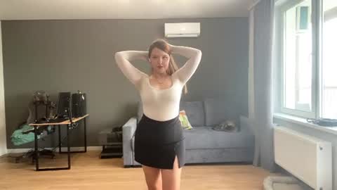 Elene online show from 06/11/26, 08:34