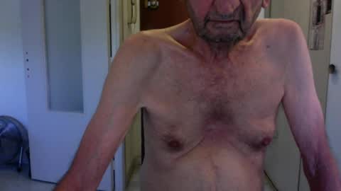 Snapshot of auguste688483 chatting on 06/20/26, 01:47 auguste688483 online show from 06/20/26, 01:47