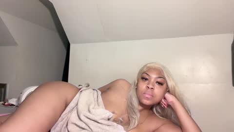 aunyxxx online show from 02/05/25, 11:17