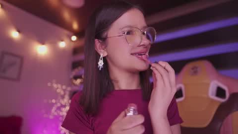 Snapshot of aura_rouss chatting on 11/24/25, 10:42 aura_rouss online show from 11/24/25, 10:42