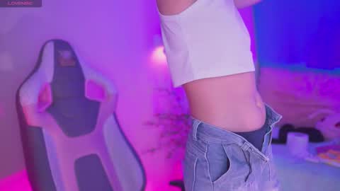 Snapshot of aura_rouss chatting on 12/02/25, 12:49 aura_rouss online show from 12/02/25, 12:49