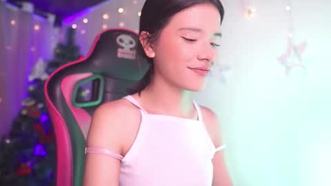 Snapshot of aura_rouss chatting on 12/16/25, 12:48 aura_rouss online show from 12/16/25, 12:48