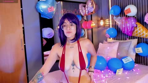 Aura online show from 02/08/25, 12:39