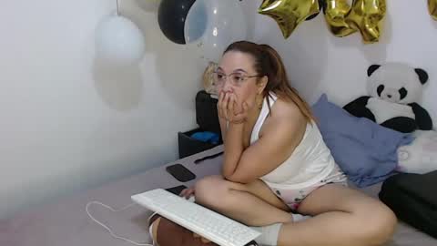 Snapshot of aurafuego chatting on 04/18/26, 01:42 Auro online show from 04/18/26, 01:42