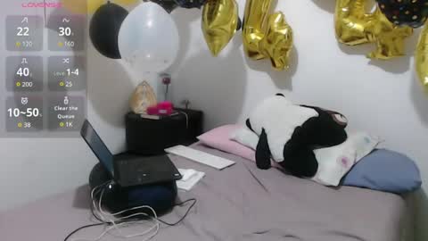 Snapshot of aurafuego chatting on 04/21/26, 02:04 Auro online show from 04/21/26, 02:04