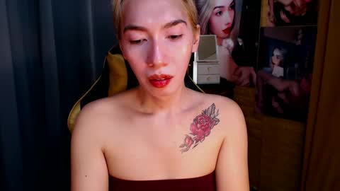 Miss awra online show from 02/19/25, 06:55