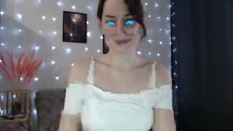 aurelia_619 online show from 09/12/25, 09:20