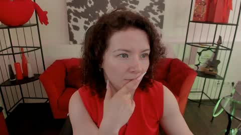 Snapshot of aureliagleam chatting on 05/25/26, 02:17 Aurelia online show from 05/25/26, 02:17