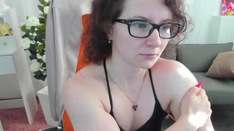 Snapshot of aureliagleam chatting on 06/01/26, 01:29 Aurelia online show from 06/01/26, 01:29