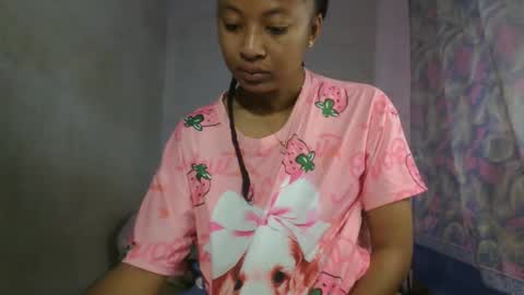 aurelie08 online show from 05/19/26, 09:04