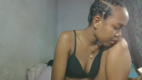 aurelie08 online show from 05/25/26, 01:00