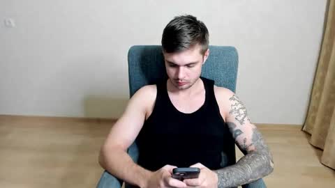 Snapshot of aurelius_x1 chatting on 02/15/26, 10:39 Maks online show from 02/15/26, 10:39