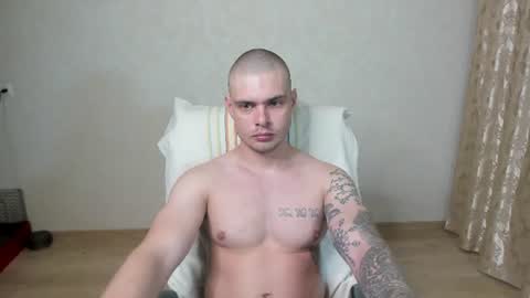 Snapshot of aurelius_x1 chatting on 06/18/26, 07:18 Maks online show from 06/18/26, 07:18
