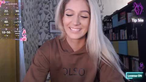 Aurelyie online show from 12/15/25, 11:47