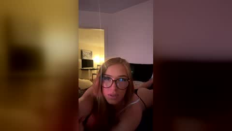 Snapshot of auriamist chatting on 03/13/26, 01:45 auriamist online show from 03/13/26, 01:45