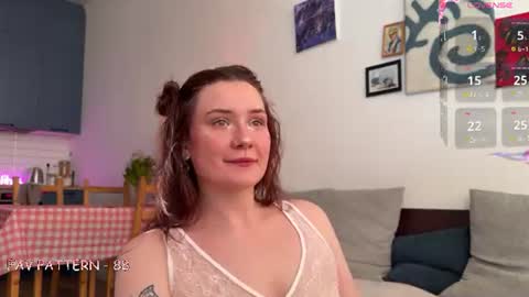 Snapshot of auriktrix chatting on 06/14/26, 01:58 AURIKA OR AURA online show from 06/14/26, 01:58