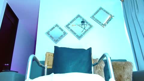 aurimel valentina online show from 10/10/25, 10:09