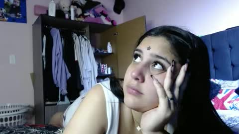 Snapshot of auroa_0785 chatting on 06/04/26, 04:46 auroa_0785 online show from 06/04/26, 04:46
