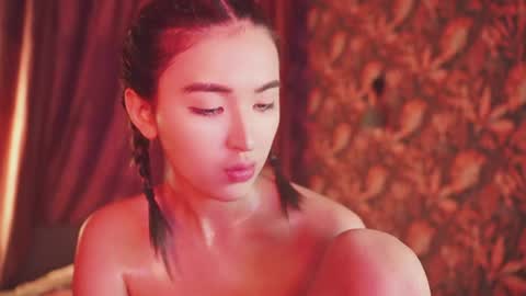 Snapshot of auromora chatting on 12/20/24, 11:32 Nayeon online show from 12/20/24, 11:32