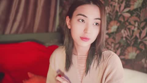 Snapshot of auromora chatting on 12/22/24, 04:27 Nayeon online show from 12/22/24, 04:27