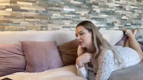 Snapshot of aurora_ast chatting on 09/29/25, 08:30 Aurora Asti online show from 09/29/25, 08:30