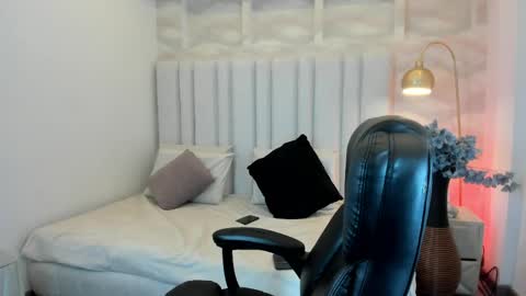 Aurora online show from 06/09/26, 01:23