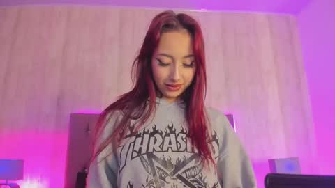 Snapshot of aurora_bellmont chatting on 11/13/25, 04:22 Aurora online show from 11/13/25, 04:22