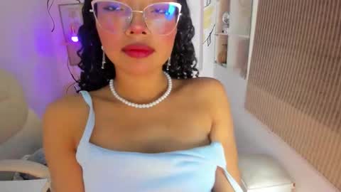 aurora_blis online show from 10/10/25, 12:48