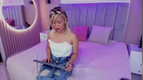 aurora_blonde online show from 07/17/26, 09:19
