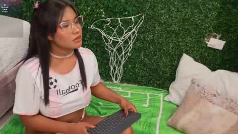 aurora_cruz online show from 06/12/26, 08:19