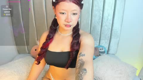 Snapshot of aurora_johnson_ chatting on 04/12/26, 05:45 A U R O R A online show from 04/12/26, 05:45