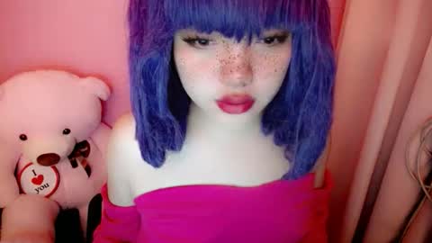 cute online show from 04/20/26, 11:06