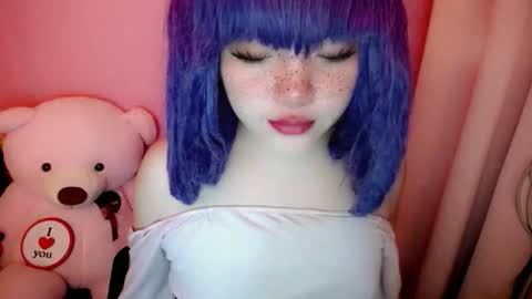 cute online show from 04/28/26, 11:43