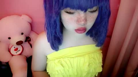 cute online show from 05/11/26, 12:27